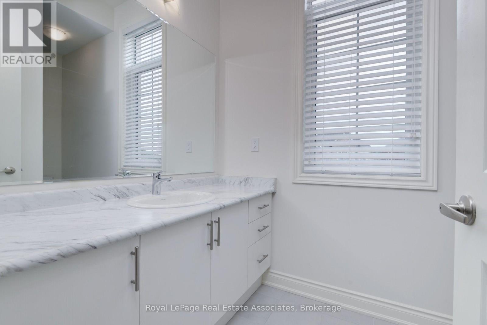 34 Attwater Drive E, Cambridge, Ontario N1T 0G6 - Photo 22 - X13656330