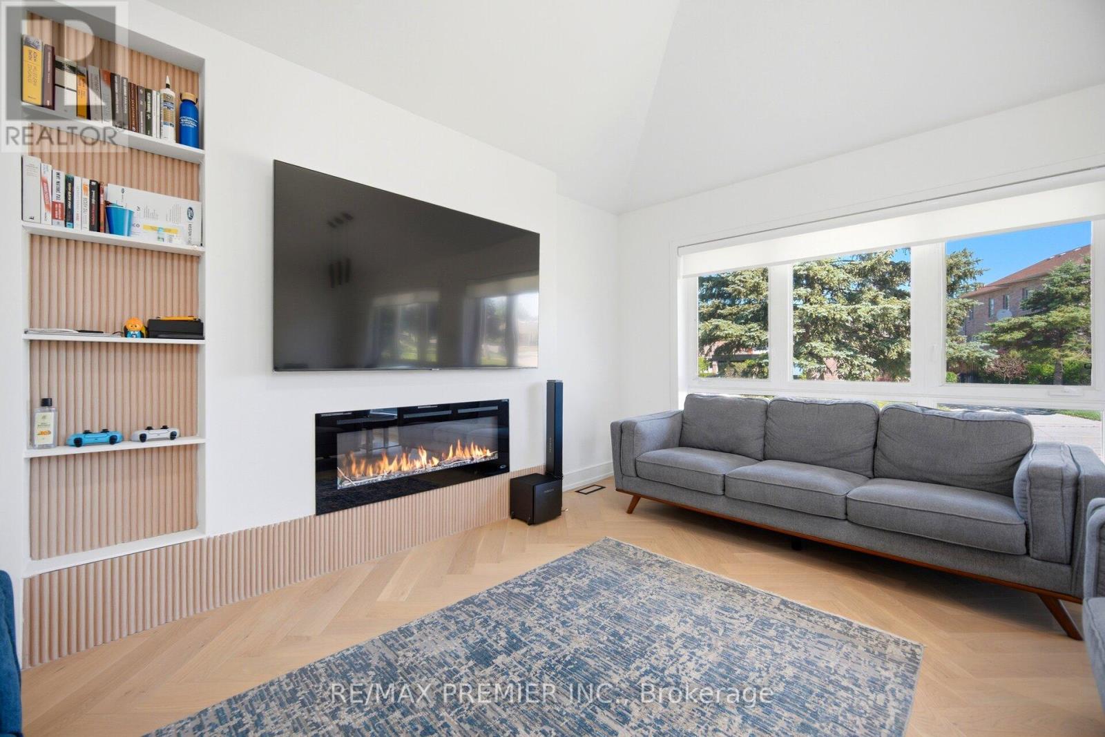 19 Jacinta Drive, Toronto, Ontario  M6L 1H6 - Photo 17 - W13656414