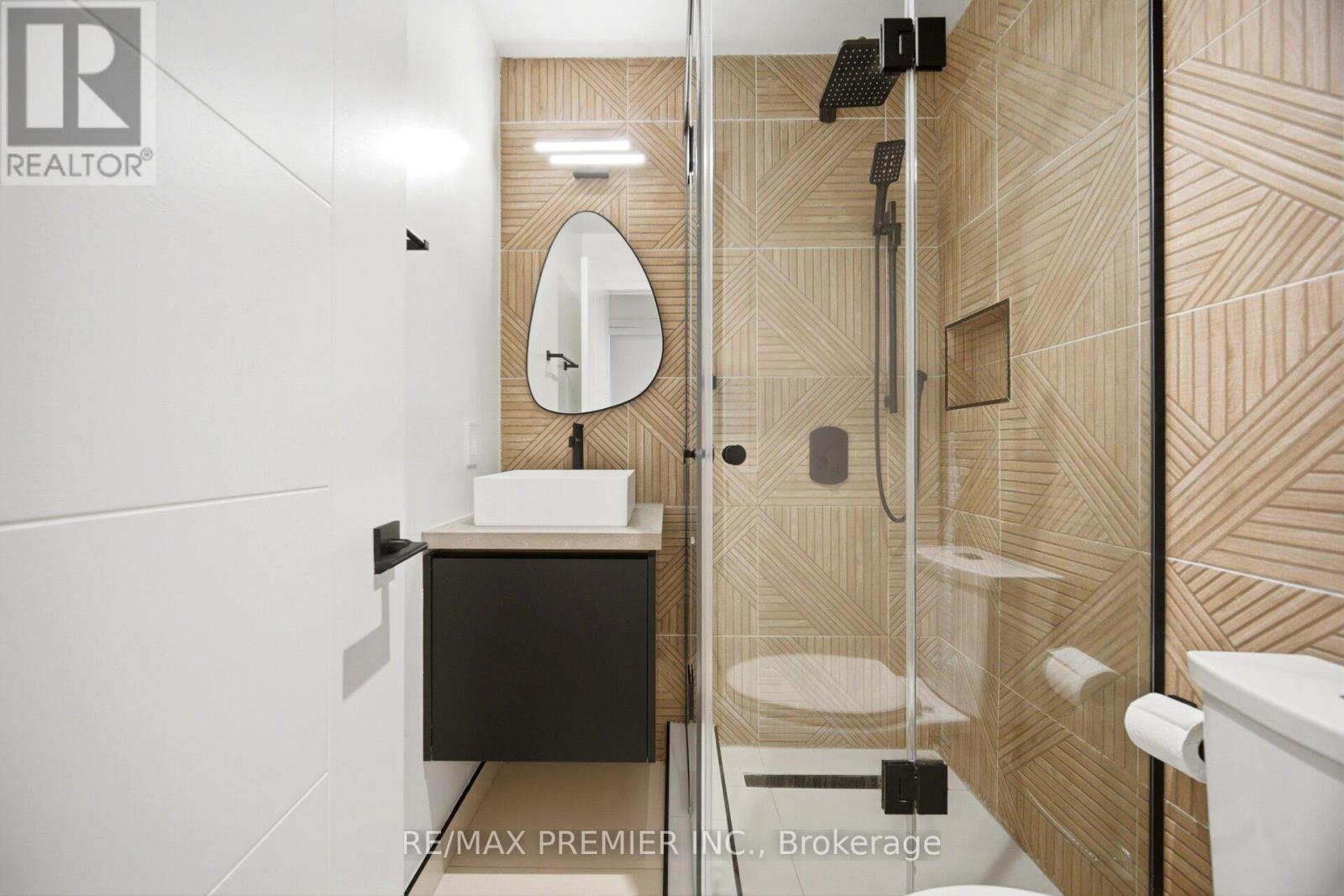 19 Jacinta Drive, Toronto, Ontario  M6L 1H6 - Photo 23 - W13656414