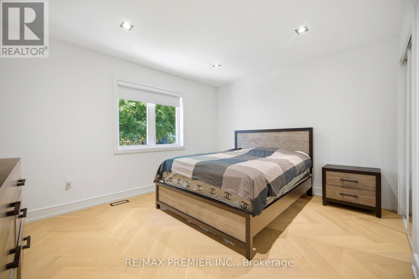 19 Jacinta Drive, Toronto, Ontario  M6L 1H6 - Photo 24 - W13656414