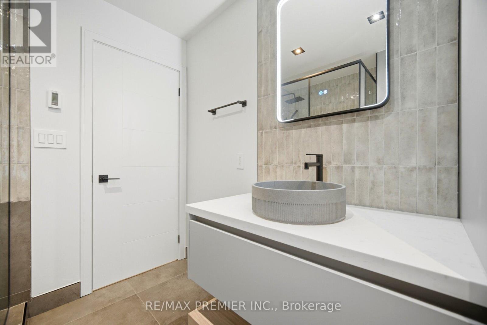 19 Jacinta Drive, Toronto, Ontario  M6L 1H6 - Photo 28 - W13656414