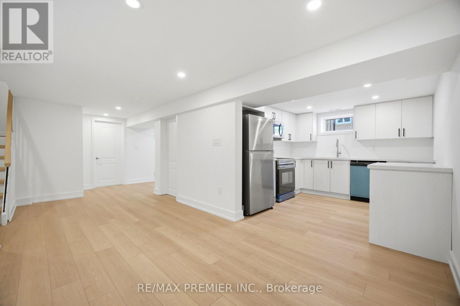 19 Jacinta Drive, Toronto, Ontario  M6L 1H6 - Photo 34 - W13656414