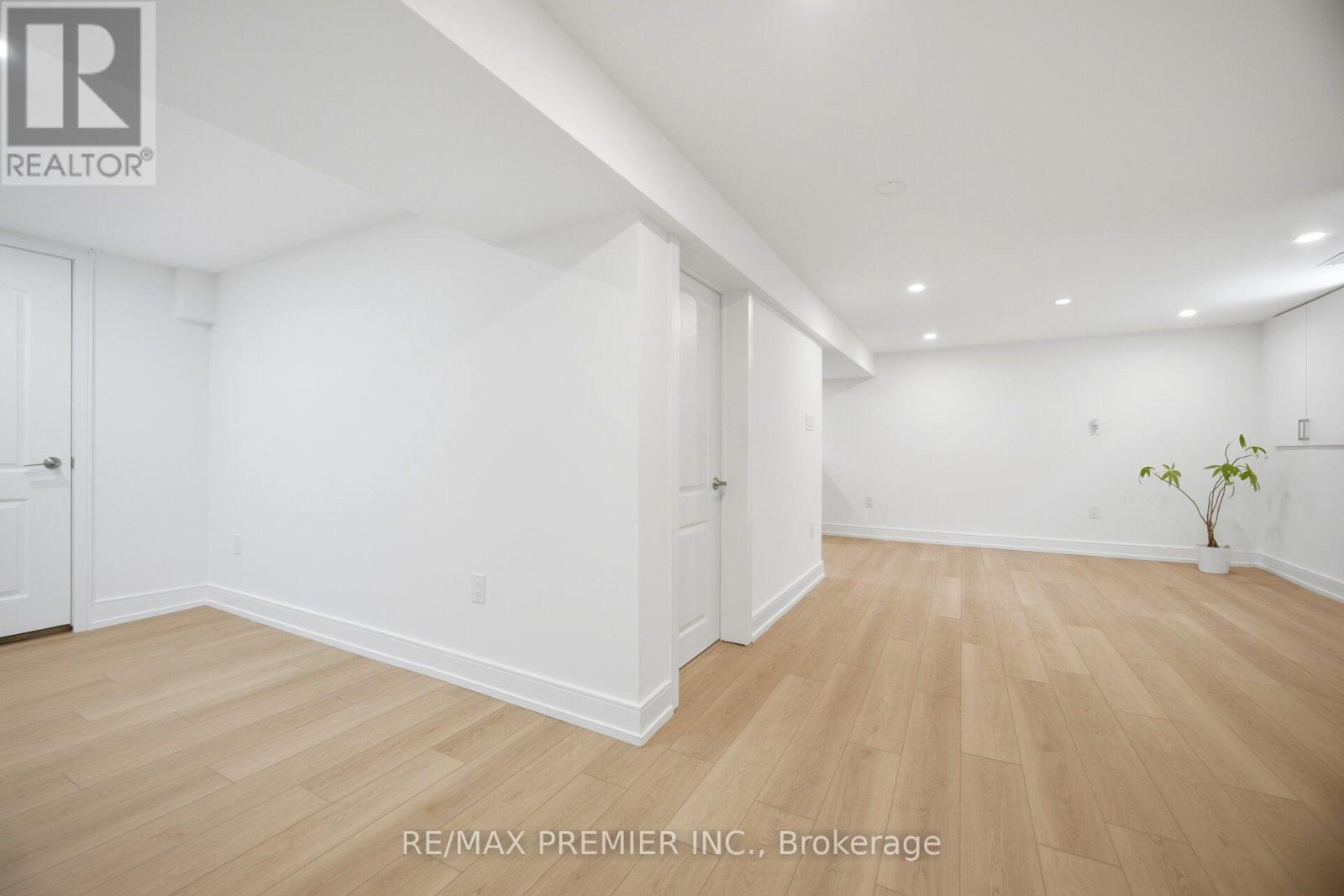 19 Jacinta Drive, Toronto, Ontario  M6L 1H6 - Photo 37 - W13656414