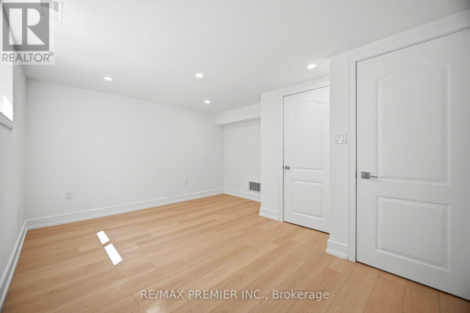 19 Jacinta Drive, Toronto, Ontario  M6L 1H6 - Photo 41 - W13656414