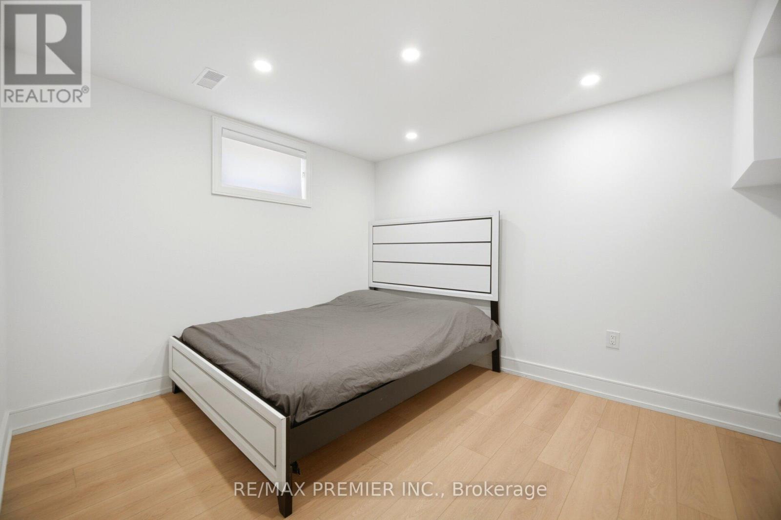 19 Jacinta Drive, Toronto, Ontario  M6L 1H6 - Photo 43 - W13656414