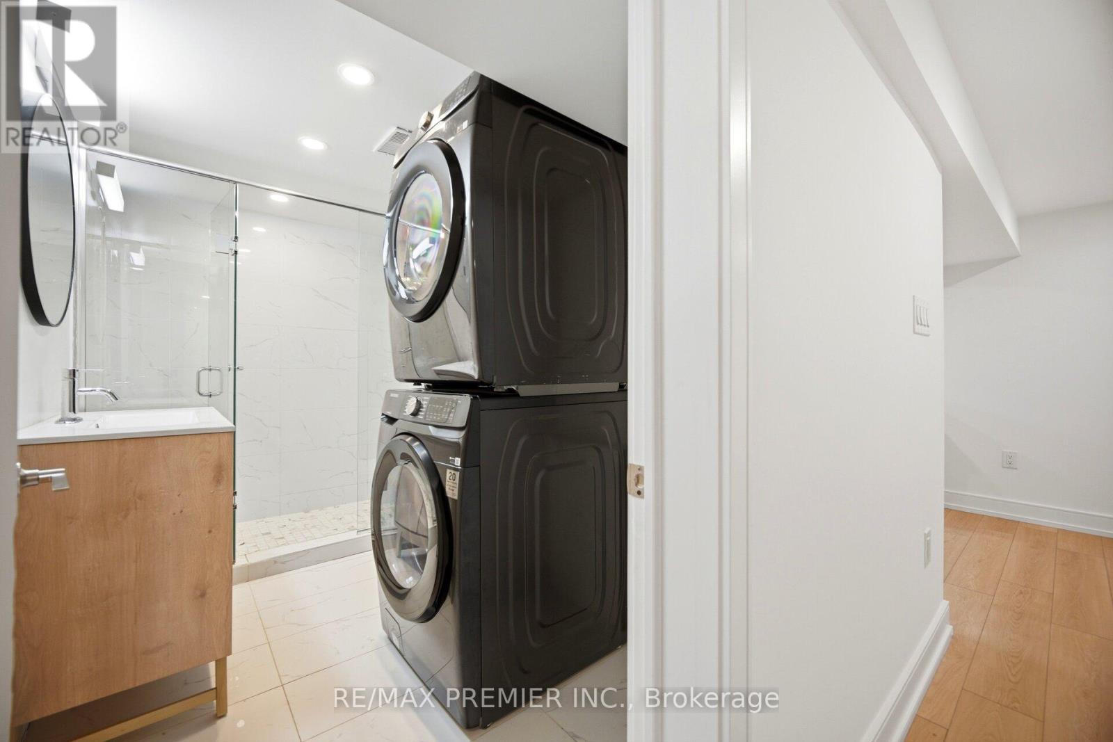 19 Jacinta Drive, Toronto, Ontario  M6L 1H6 - Photo 45 - W13656414