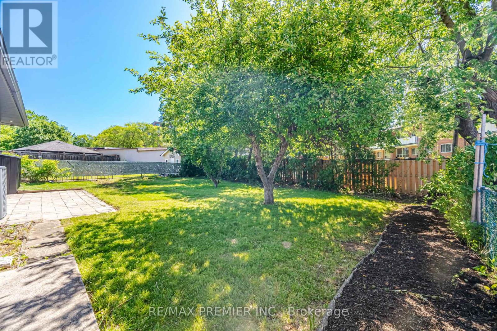 19 Jacinta Drive, Toronto, Ontario  M6L 1H6 - Photo 50 - W13656414