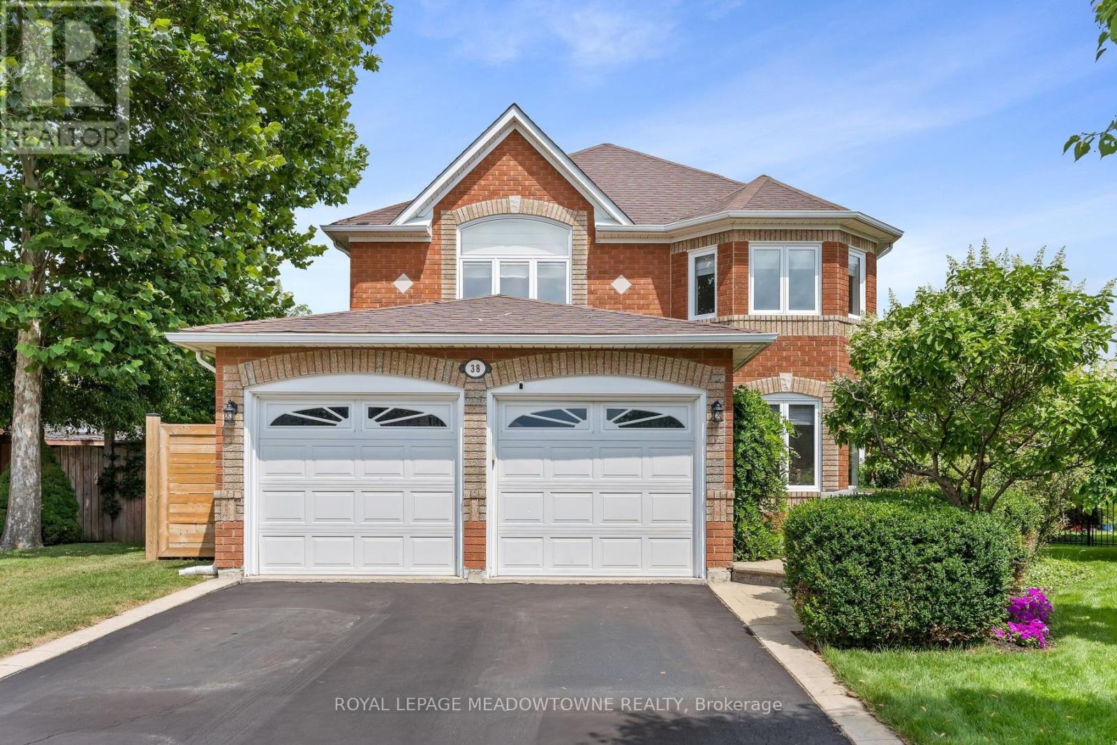 38 Chester Crescent, Halton Hills, Ontario  L7G 5W5 - Photo 1 - W13656424