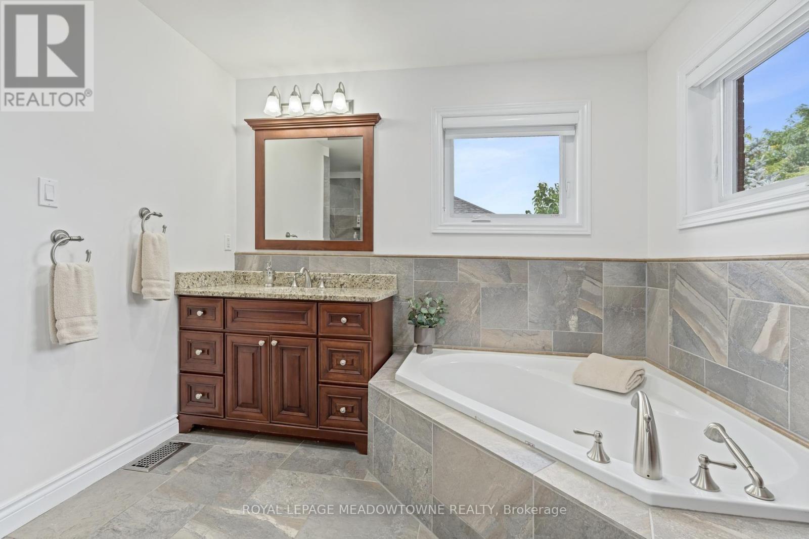 38 Chester Crescent, Halton Hills, Ontario  L7G 5W5 - Photo 27 - W13656424
