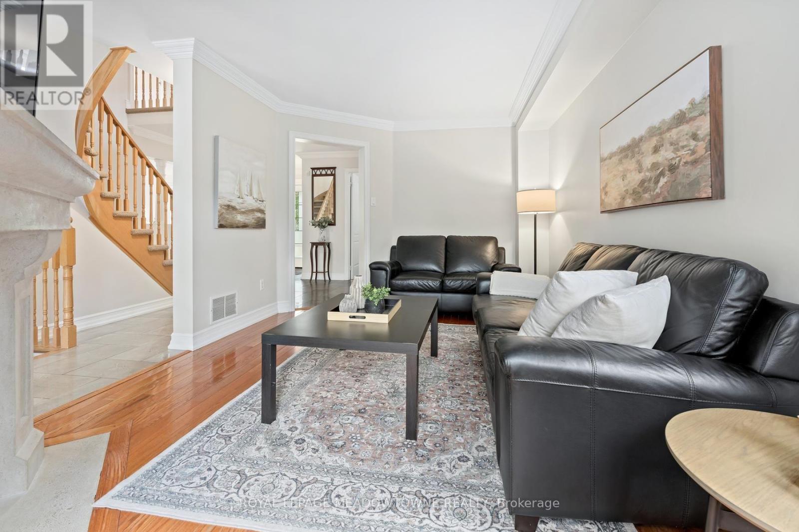 38 Chester Crescent, Halton Hills, Ontario  L7G 5W5 - Photo 9 - W13656424