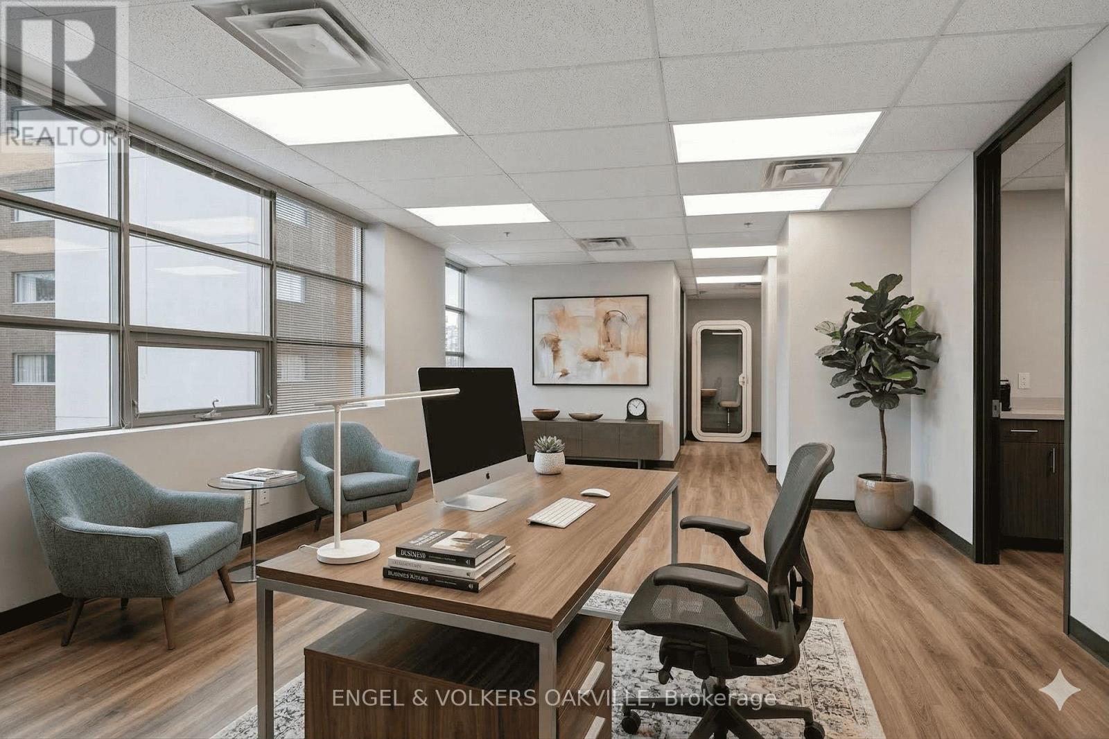 203 - 125 Lakeshore Road E, Mississauga, Ontario  L5G 1E5 - Photo 4 - W13656438