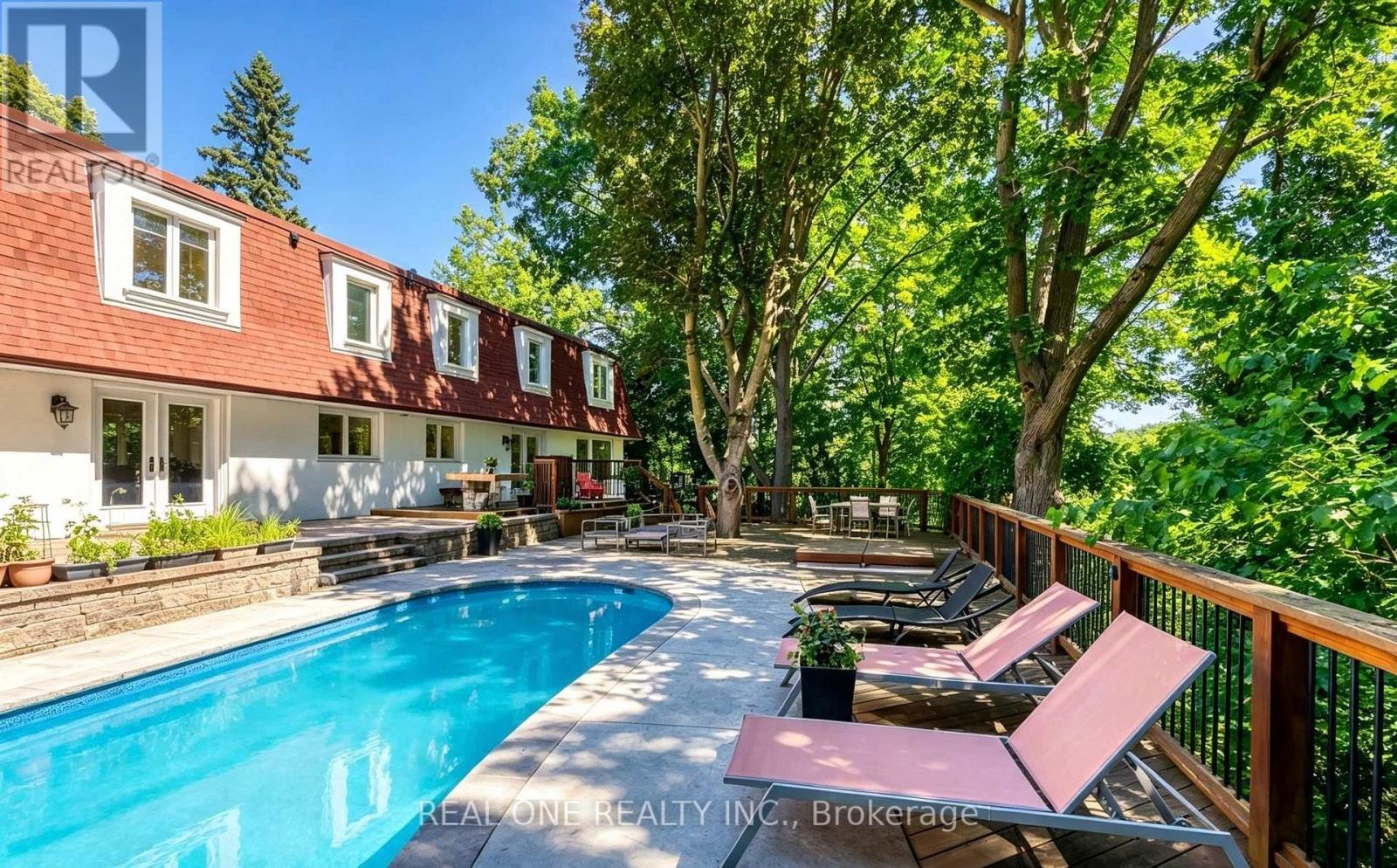 814 CALDER ROAD, Mississauga, Ontario