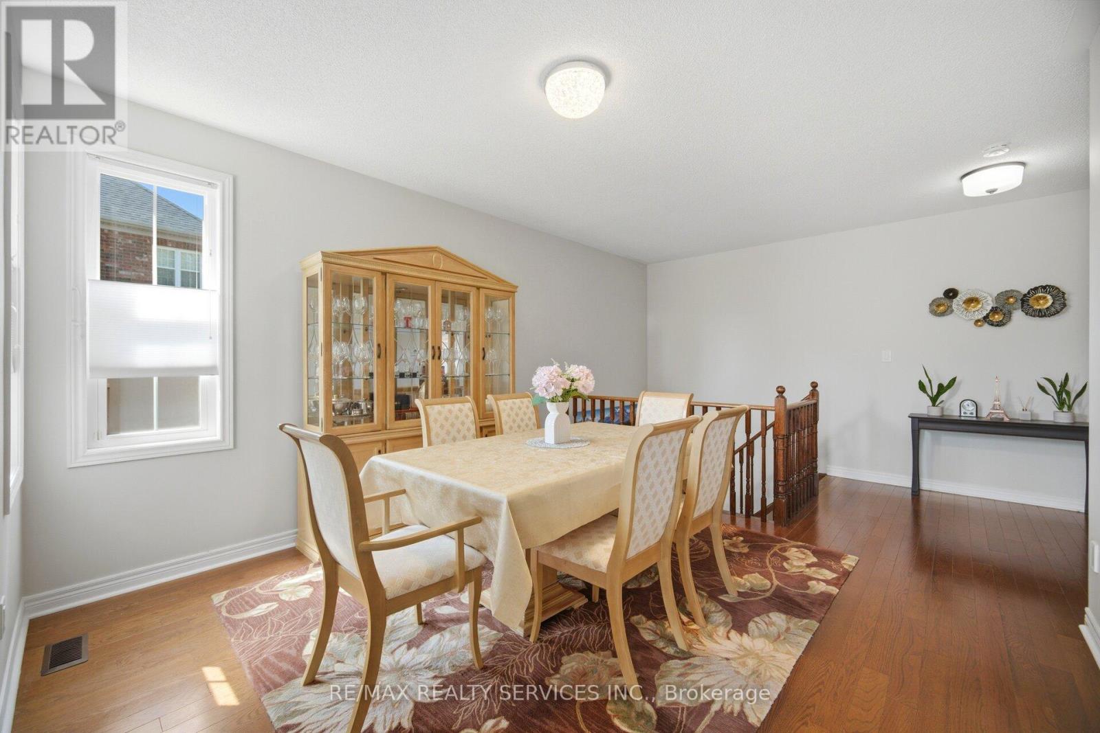52 Atchison Drive, Caledon, Ontario  L7C 3R5 - Photo 5 - W13656460