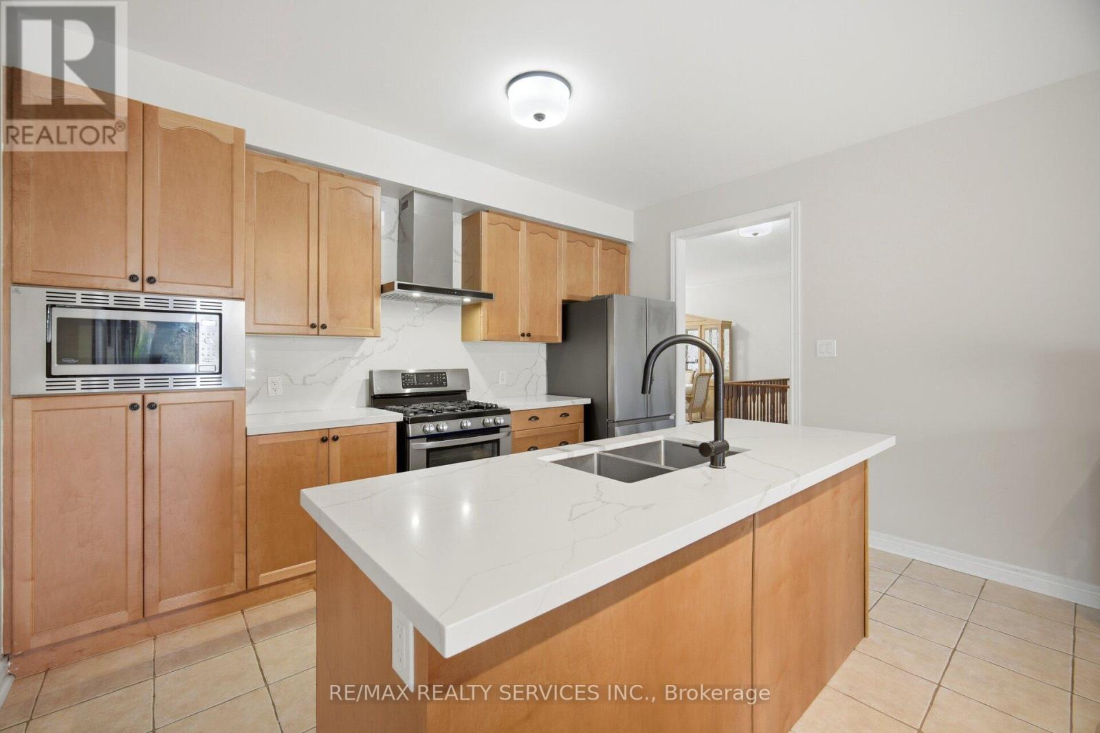 52 Atchison Drive, Caledon, Ontario  L7C 3R5 - Photo 7 - W13656460