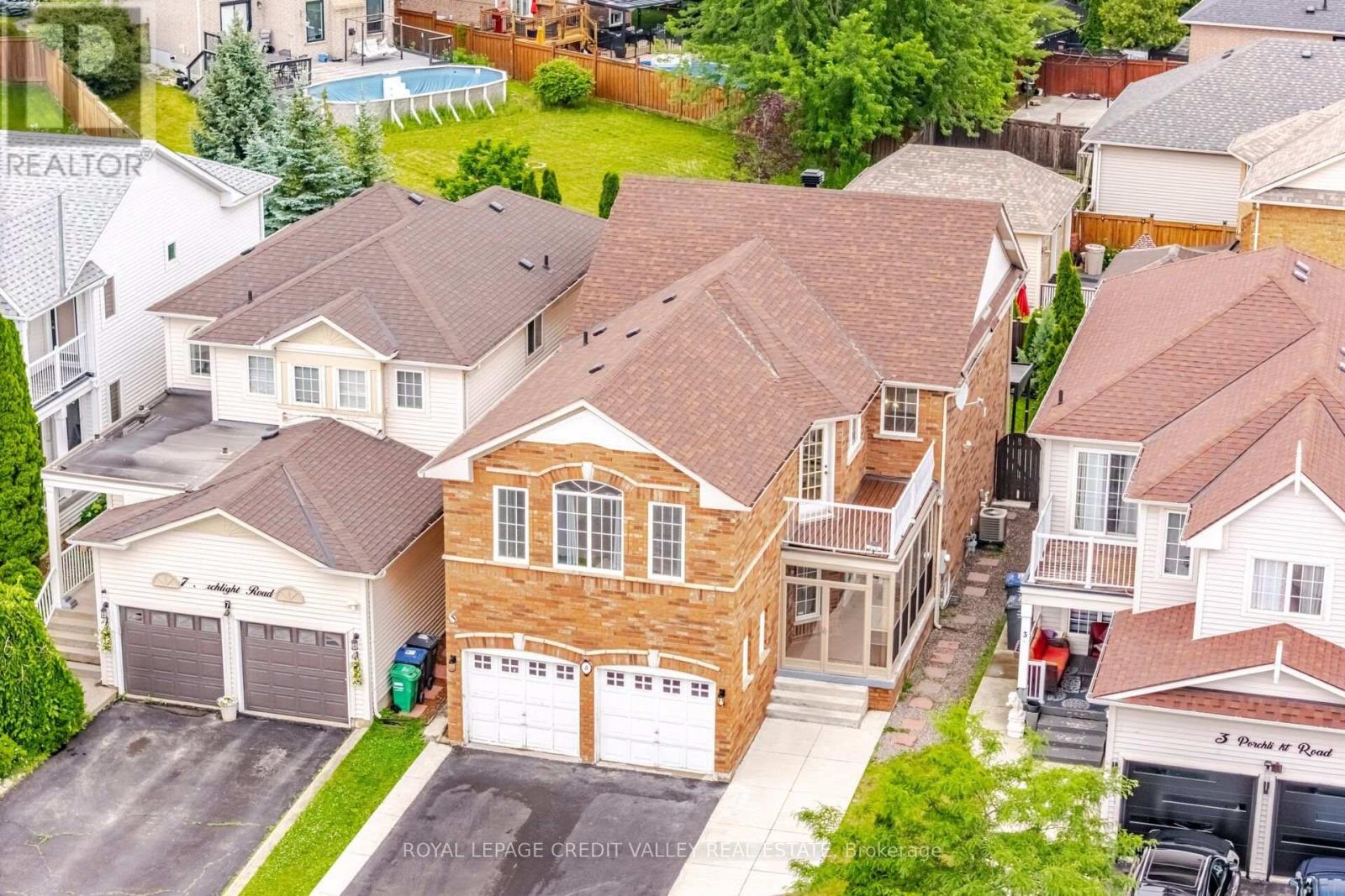 5 Porchlight Road, Brampton, Ontario  L6X 4S3 - Photo 1 - W13656468