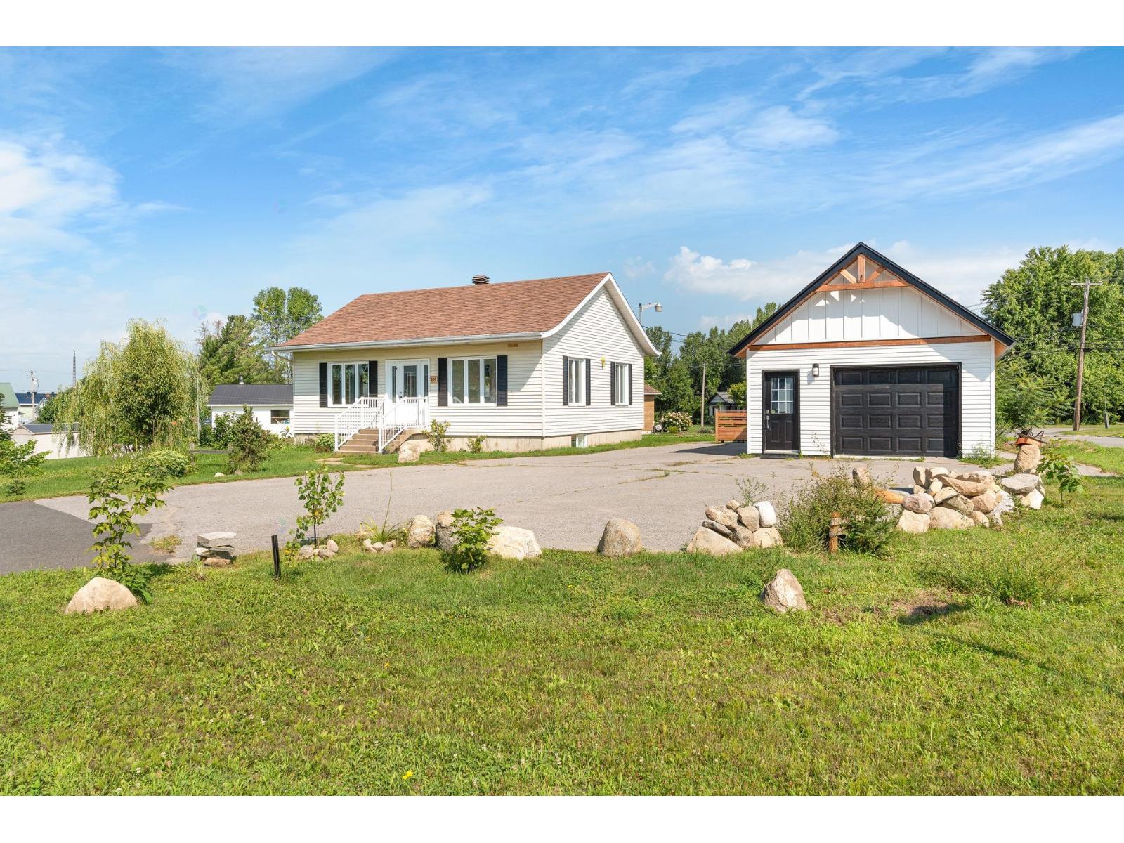109 Route 218 Saint-Pierre-les-Becquets Quebec Canada G0X2Z0
