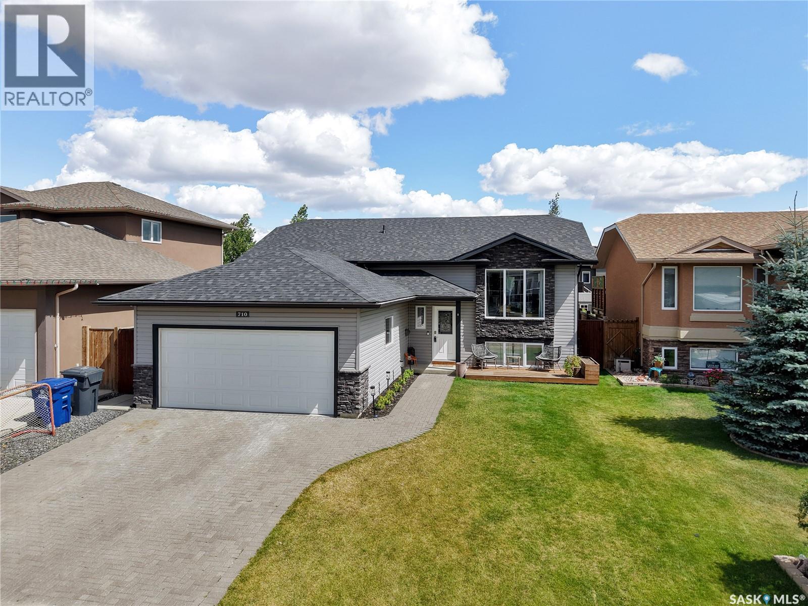 710 Redwood Crescent, Warman, Saskatchewan  S0K 4S2 - Photo 2 - SK044965