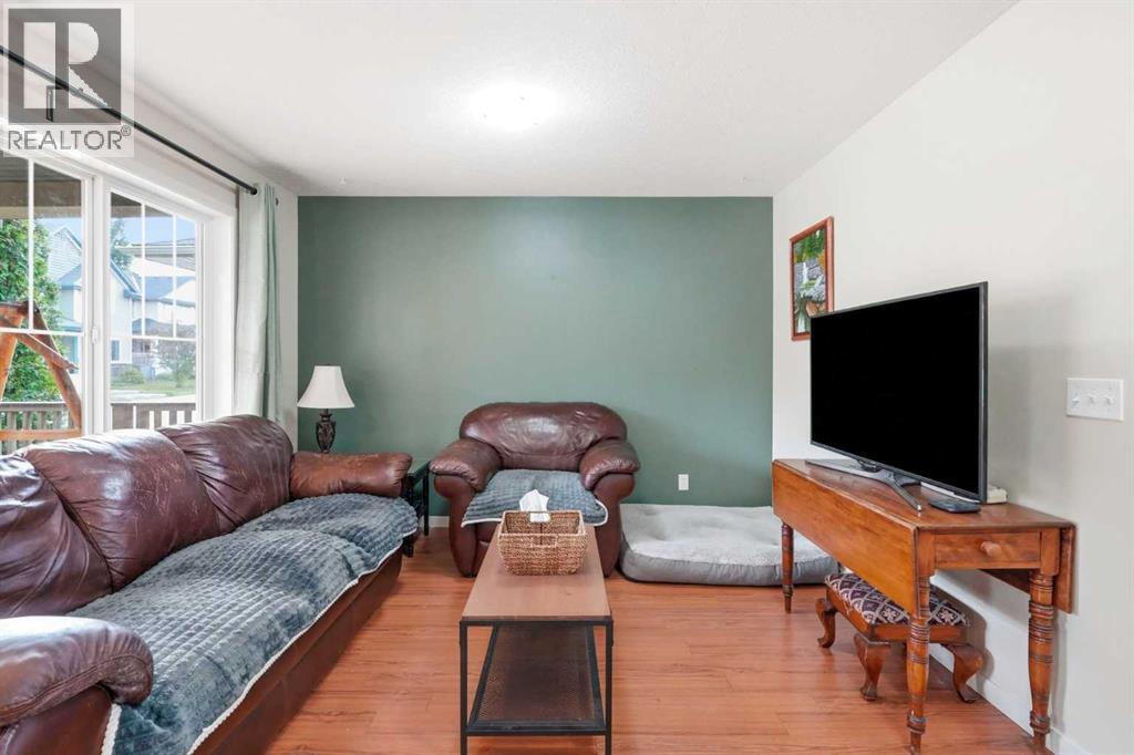 26 Copperpond Place SE, Calgary, Alberta  T2Z 0L6 - Photo 7 - A2336005