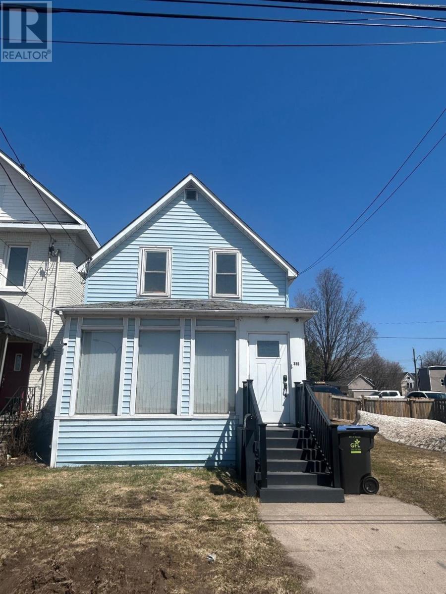 356 Albert St, Sault Ste Marie, Ontario  P6A 2J6 - Photo 2 - SM262114