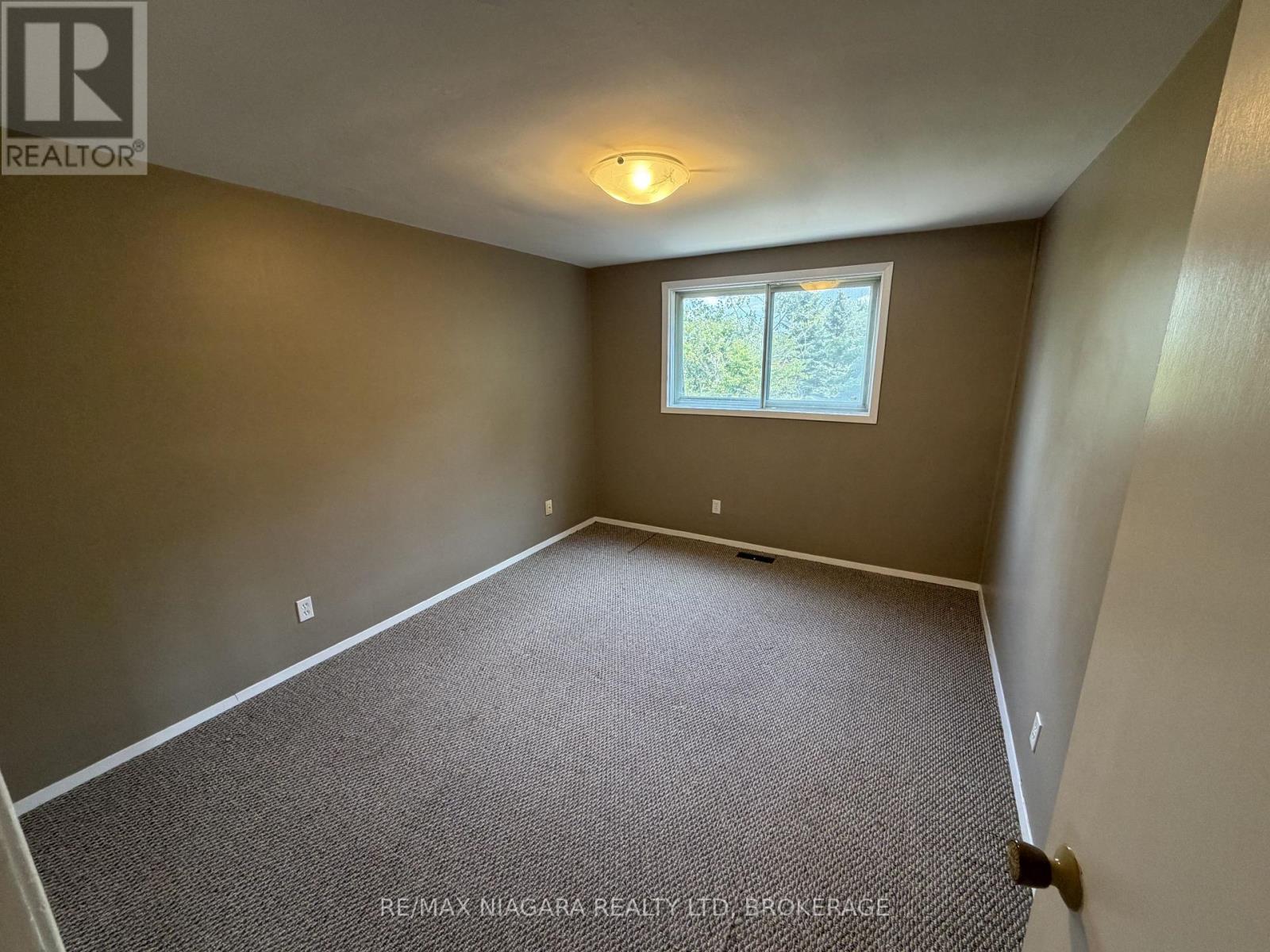 4 - 21 Woodlawn Road, Welland, Ontario  L3C 5Y7 - Photo 5 - X13656574