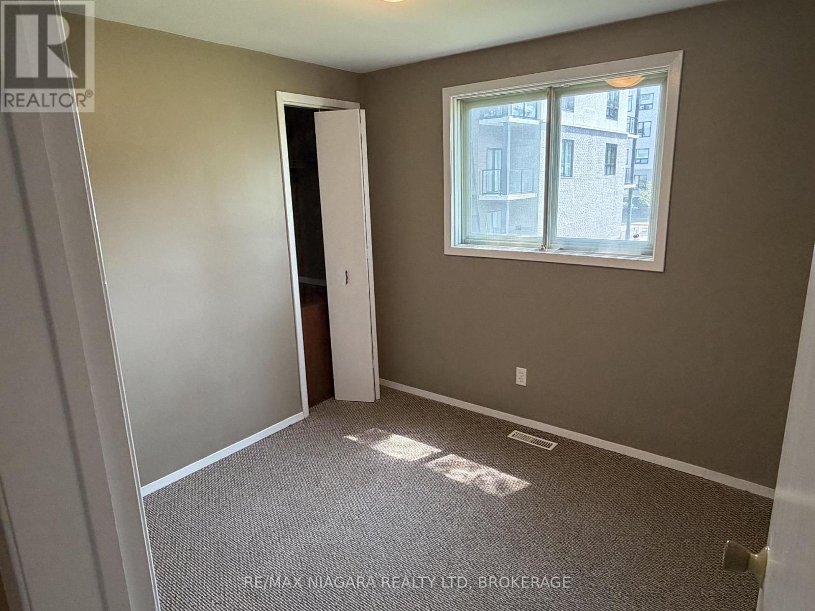 4 - 21 Woodlawn Road, Welland, Ontario  L3C 5Y7 - Photo 8 - X13656574