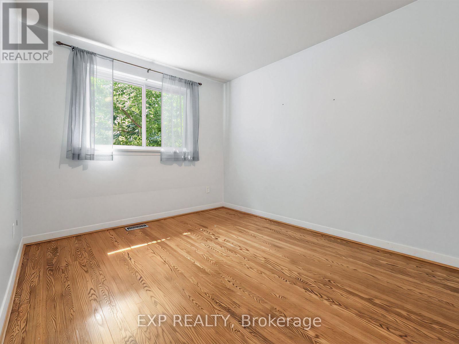 1586 Sandgate Crescent, Mississauga, Ontario  L5J 2E5 - Photo 17 - W13656594