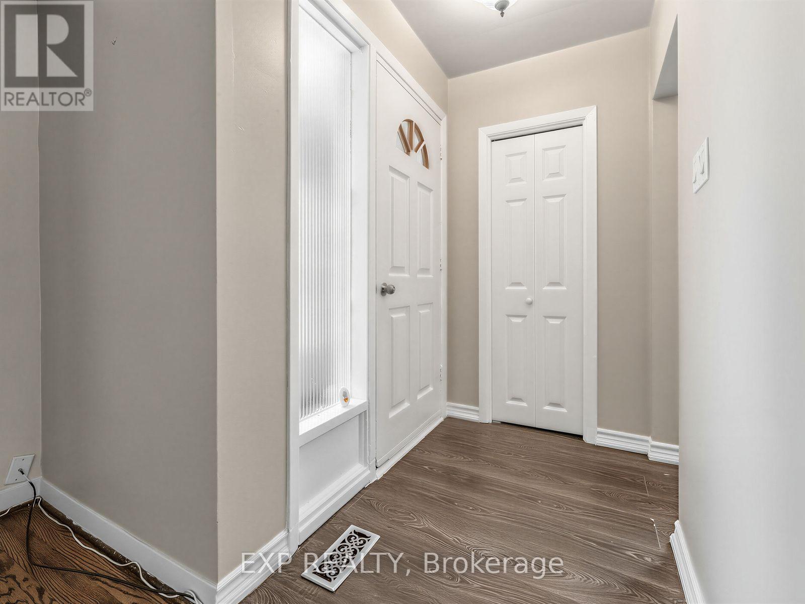 1586 Sandgate Crescent, Mississauga, Ontario  L5J 2E5 - Photo 5 - W13656594