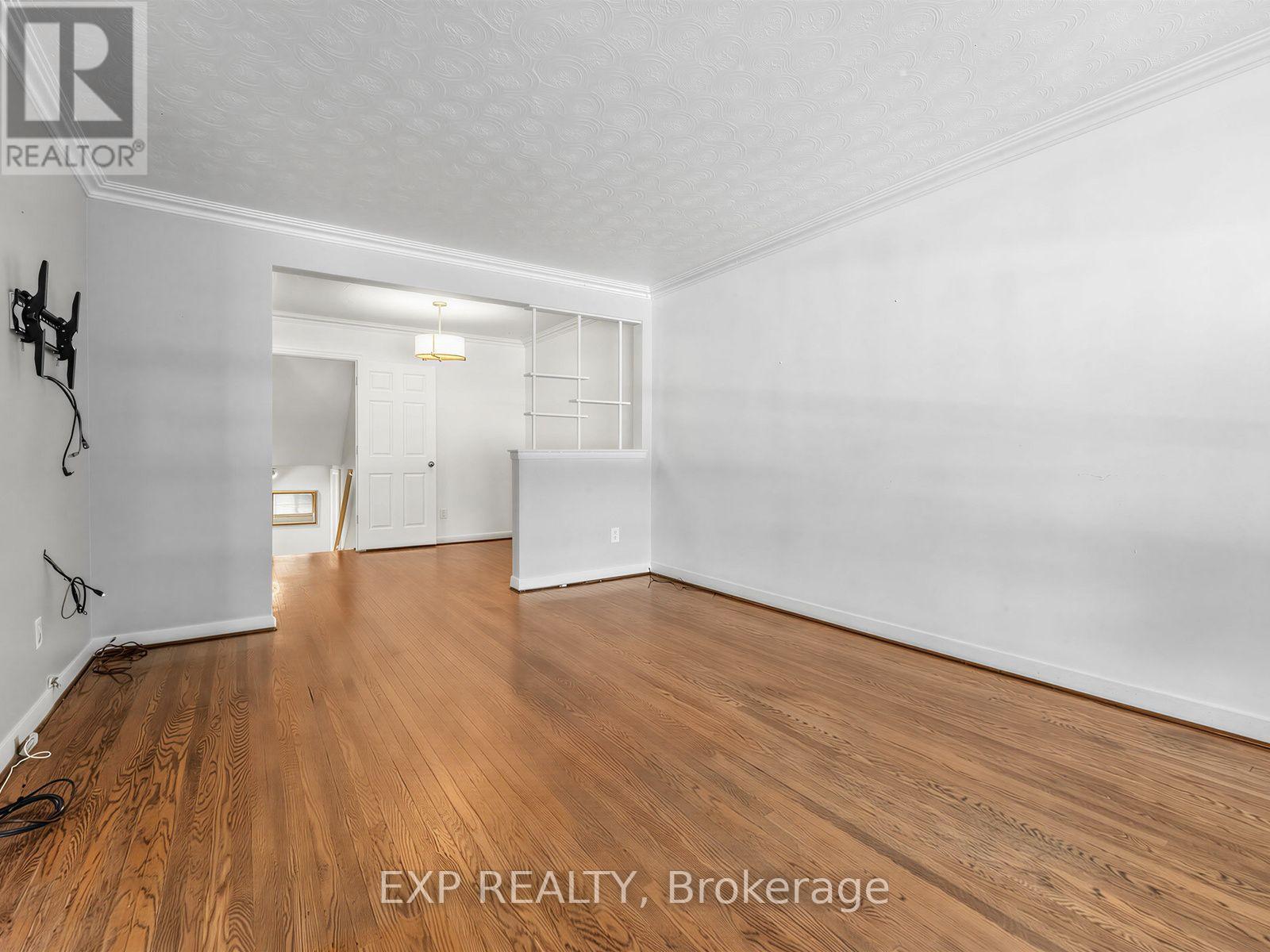 1586 Sandgate Crescent, Mississauga, Ontario  L5J 2E5 - Photo 6 - W13656594