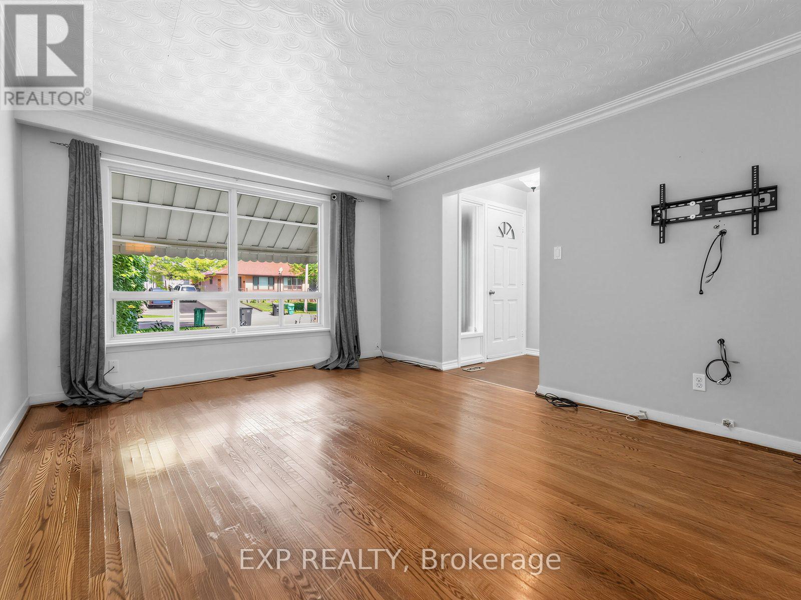 1586 Sandgate Crescent, Mississauga, Ontario  L5J 2E5 - Photo 9 - W13656594