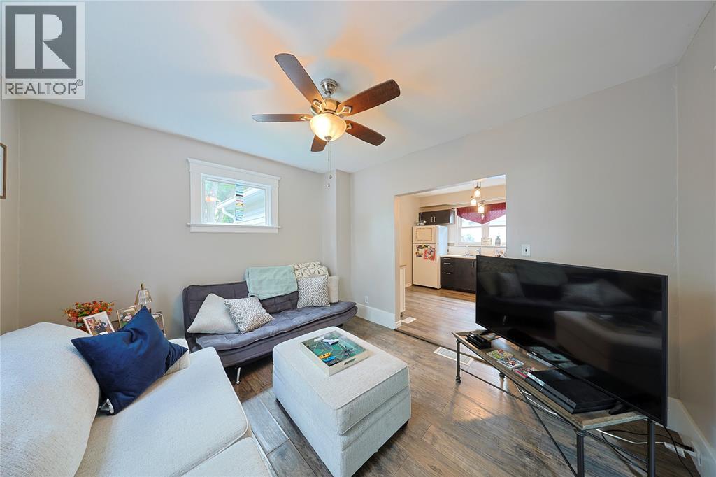 414 Davis Street, Sarnia, Ontario  N7T 1C3 - Photo 11 - 26019121