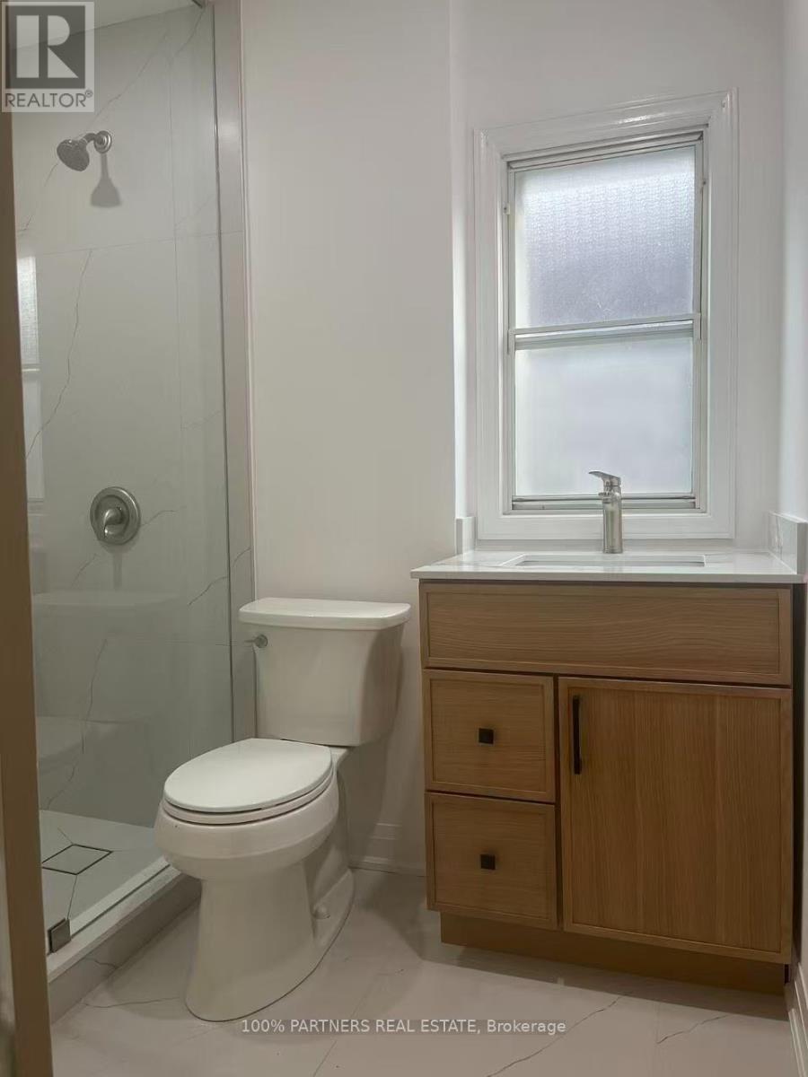 Upper 299 Robina Avenue E, Toronto, Ontario  M6C 3Z2 - Photo 15 - C13563530