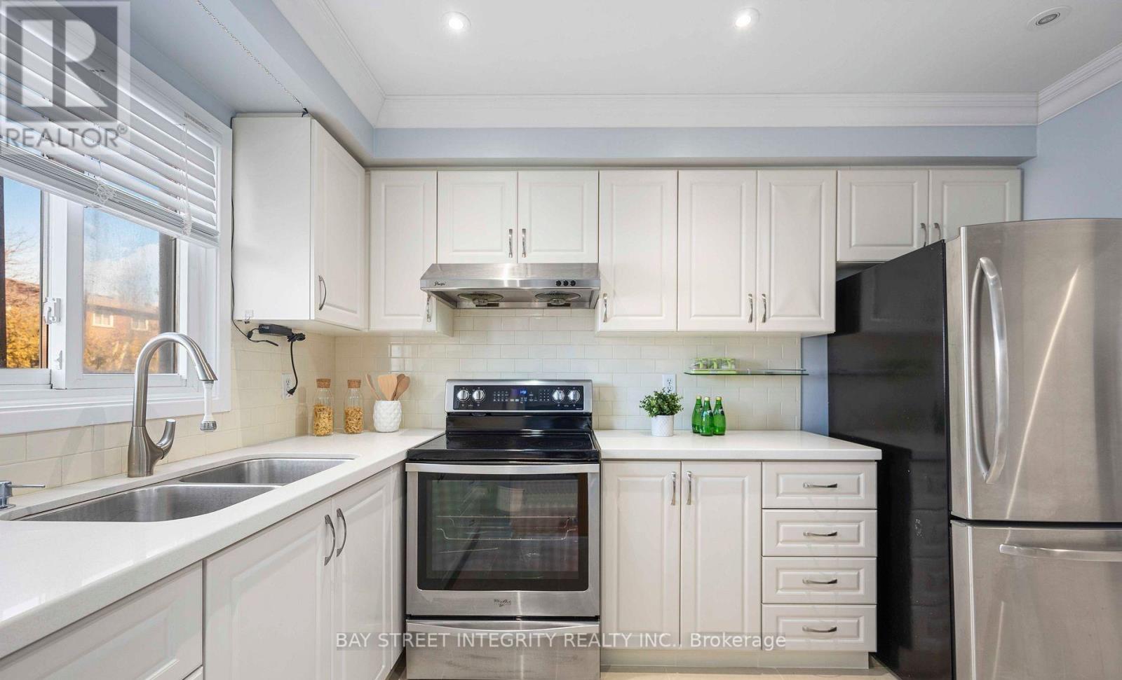 22 Dunbar Crescent, Markham, Ontario L3R 6W8 - Photo 7 - N13582170
