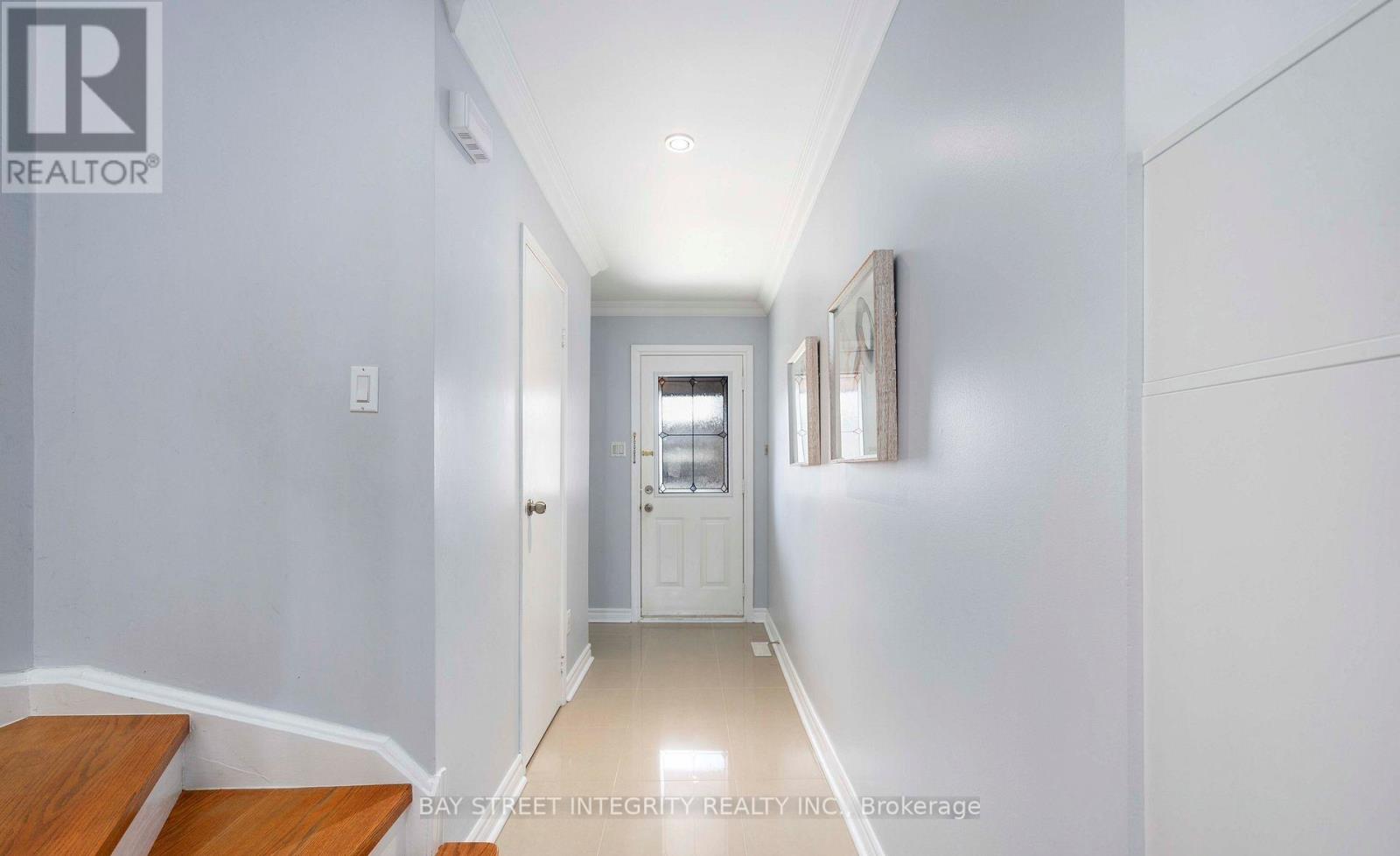22 Dunbar Crescent, Markham, Ontario L3R 6W8 - Photo 2 - N13582170