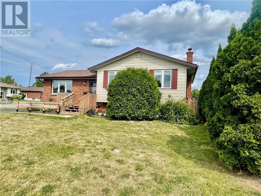 1564 Yarmouth Street, Sudbury, Ontario  P3A 5A6 - Photo 3 - 2129618