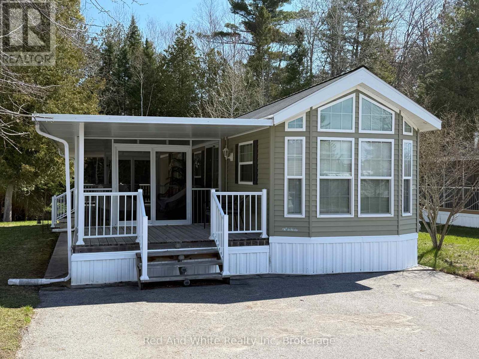 103 Madawaska Trail, Wasaga Beach, Ontario  L9Z 1X7 - Photo 1 - S13656554