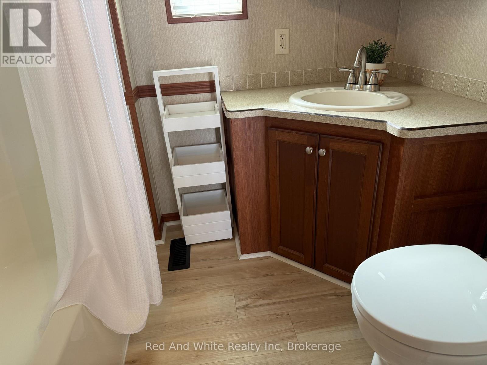 103 Madawaska Trail, Wasaga Beach, Ontario  L9Z 1X7 - Photo 6 - S13656554