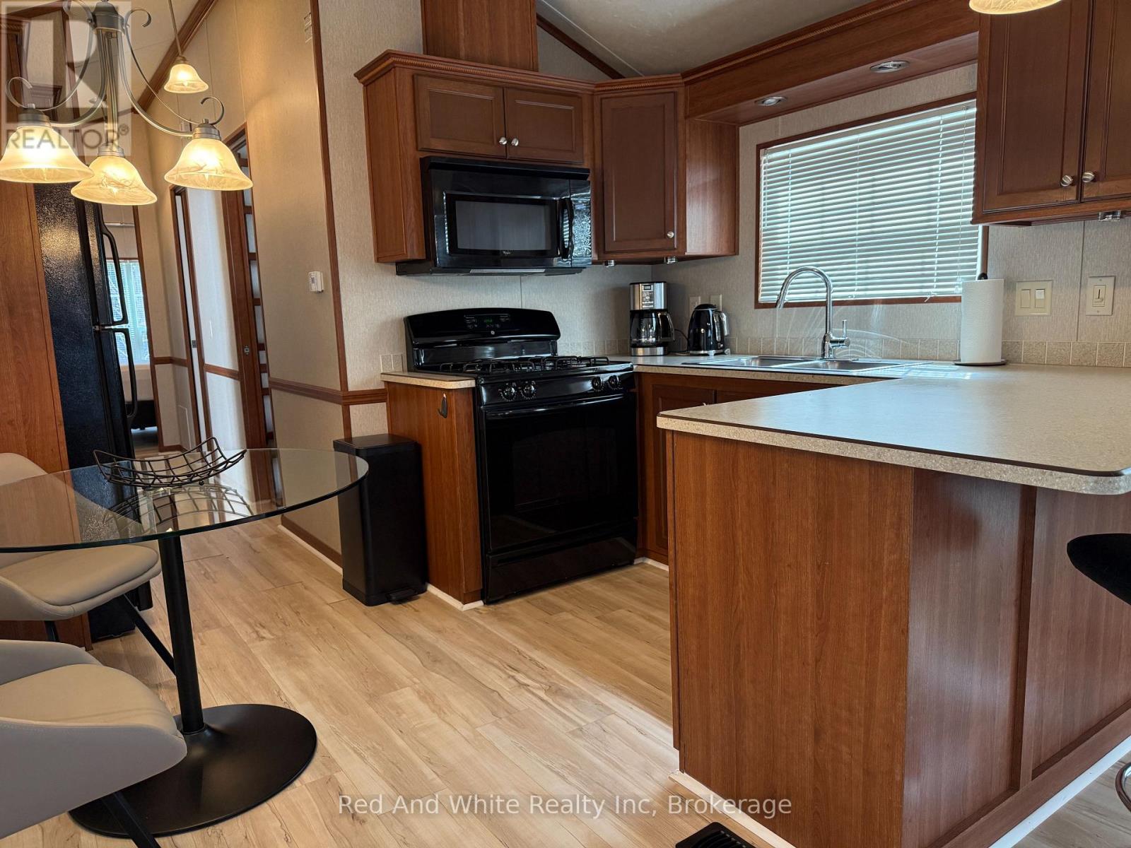 103 Madawaska Trail, Wasaga Beach, Ontario  L9Z 1X7 - Photo 8 - S13656554