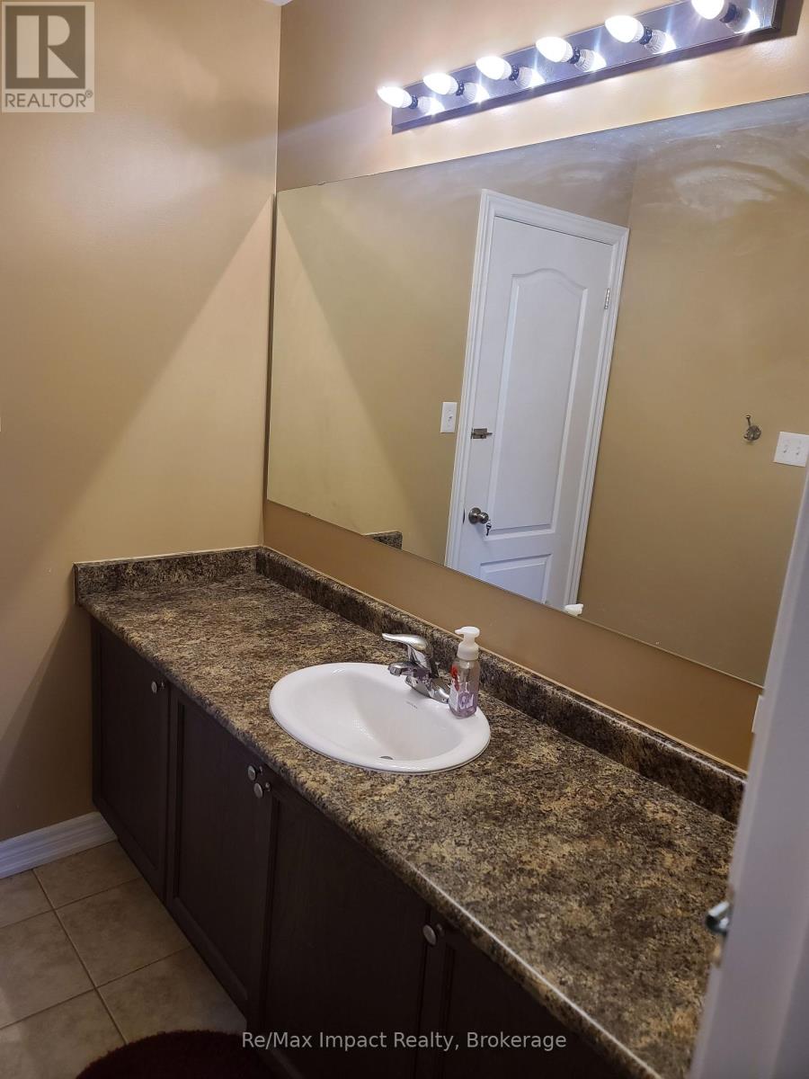 1688 Finkle Drive, Oshawa, Ontario  L1K 0R5 - Photo 5 - E13656516