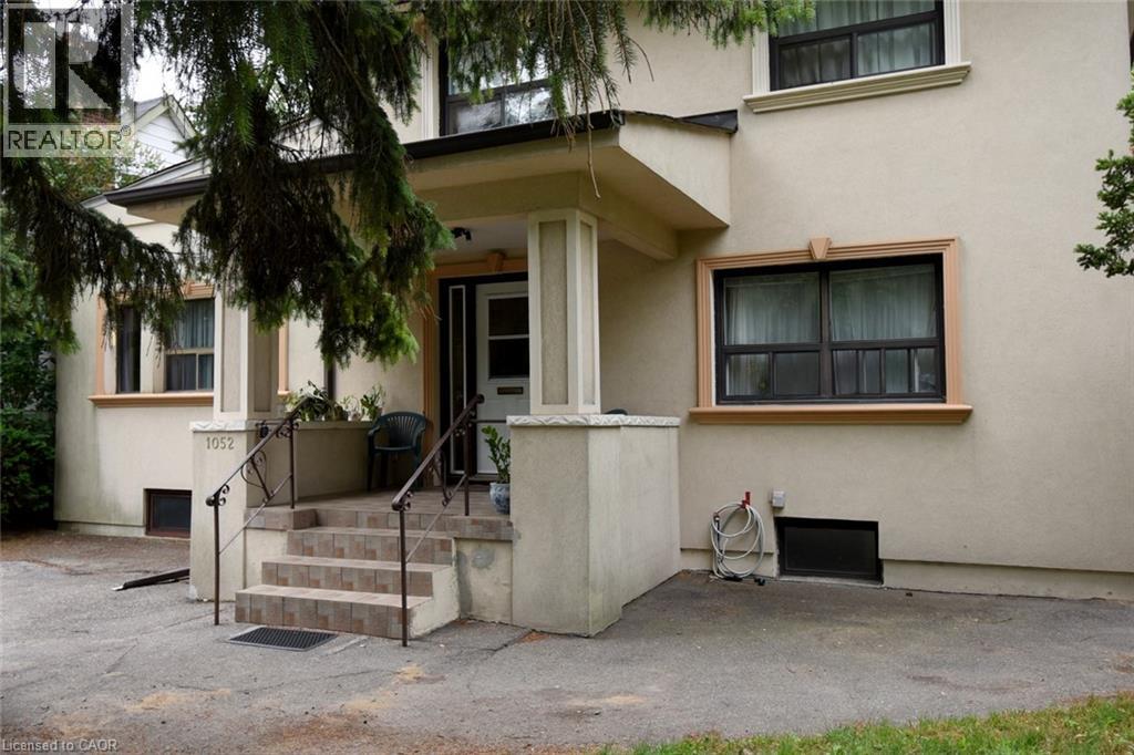 1052 Deta Road Unit# 3, Mississauga, Ontario  L5E 2R5 - Photo 2 - 40854110