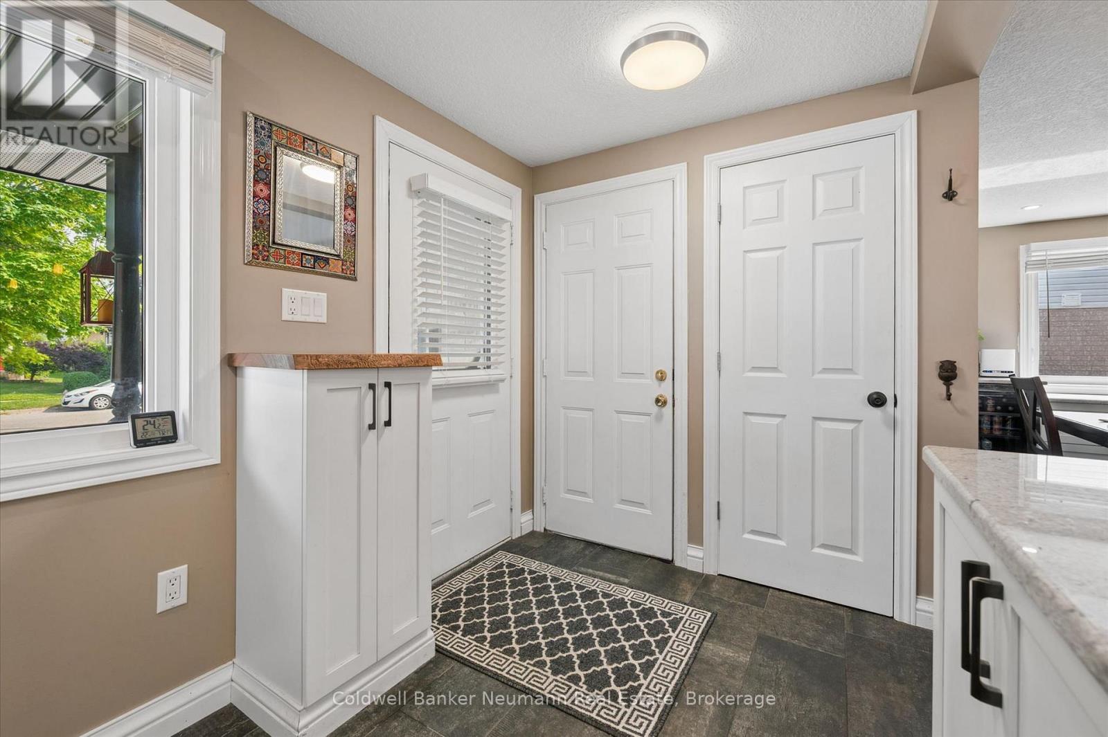81 Candlewood Drive, Guelph, Ontario  N1K 1T7 - Photo 3 - X13656546