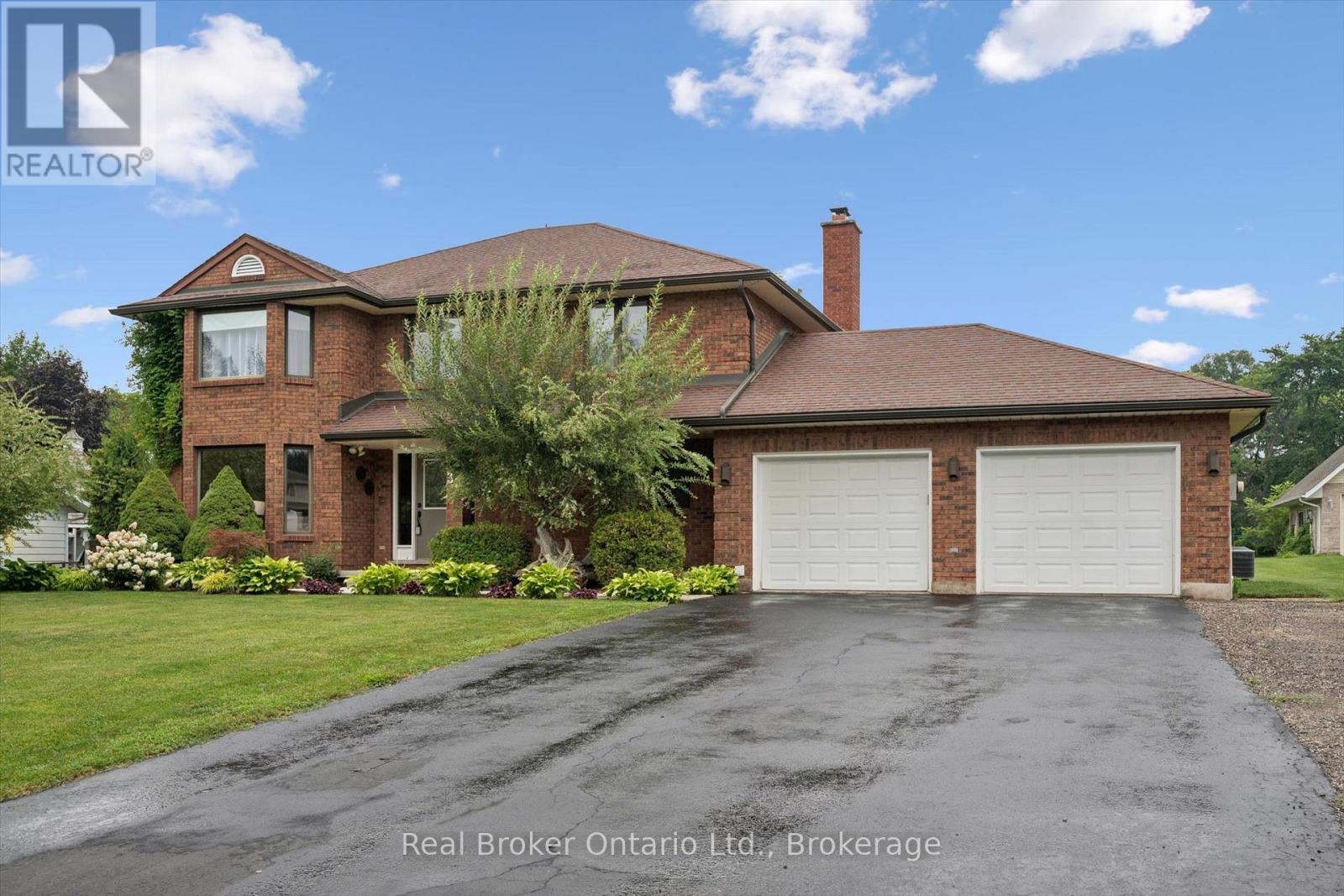 32 SUNSET DRIVE, Woolwich, Ontario