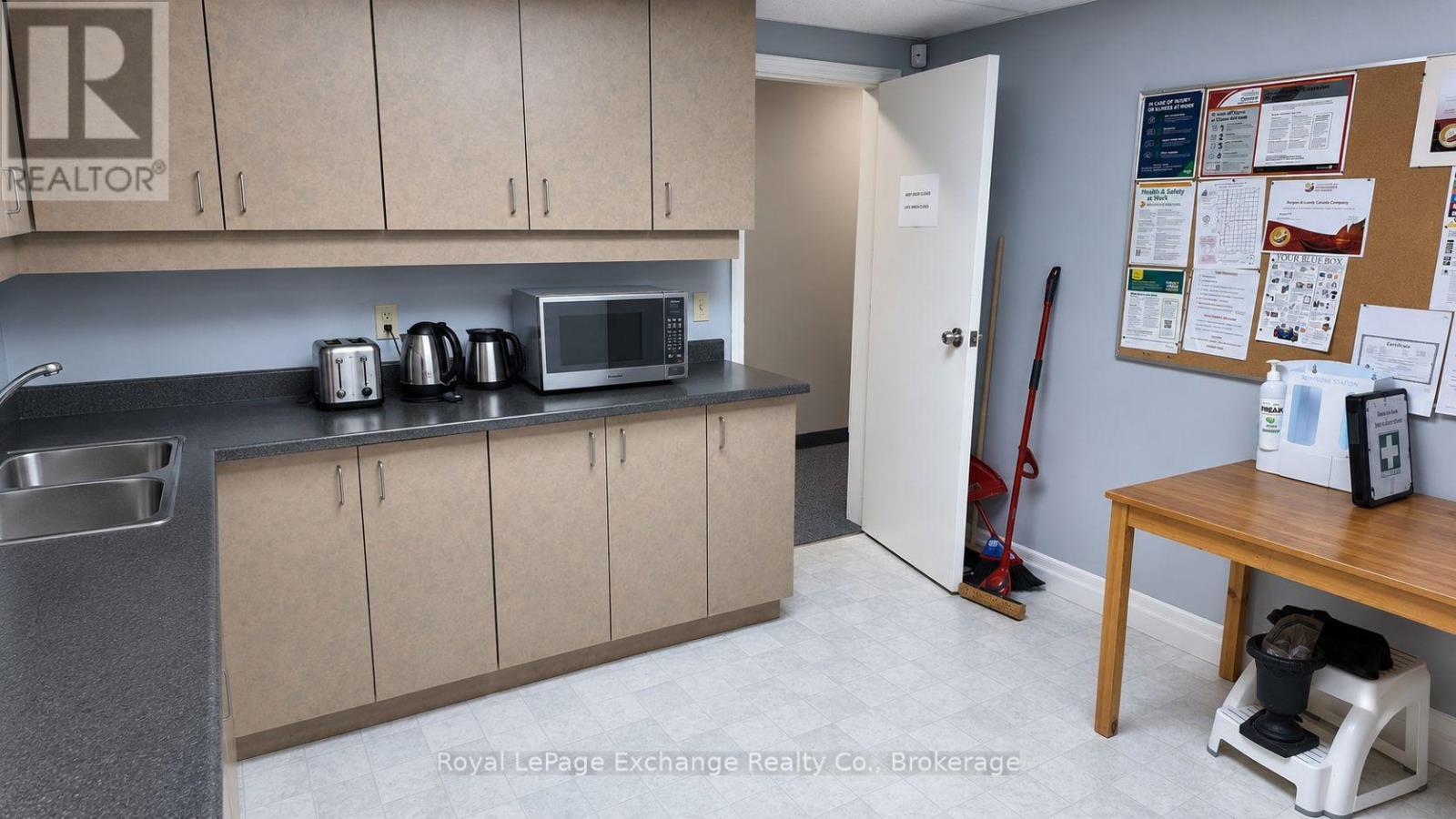 381 Lambton Street, Kincardine, Ontario  N2Z 2B2 - Photo 6 - X13656780