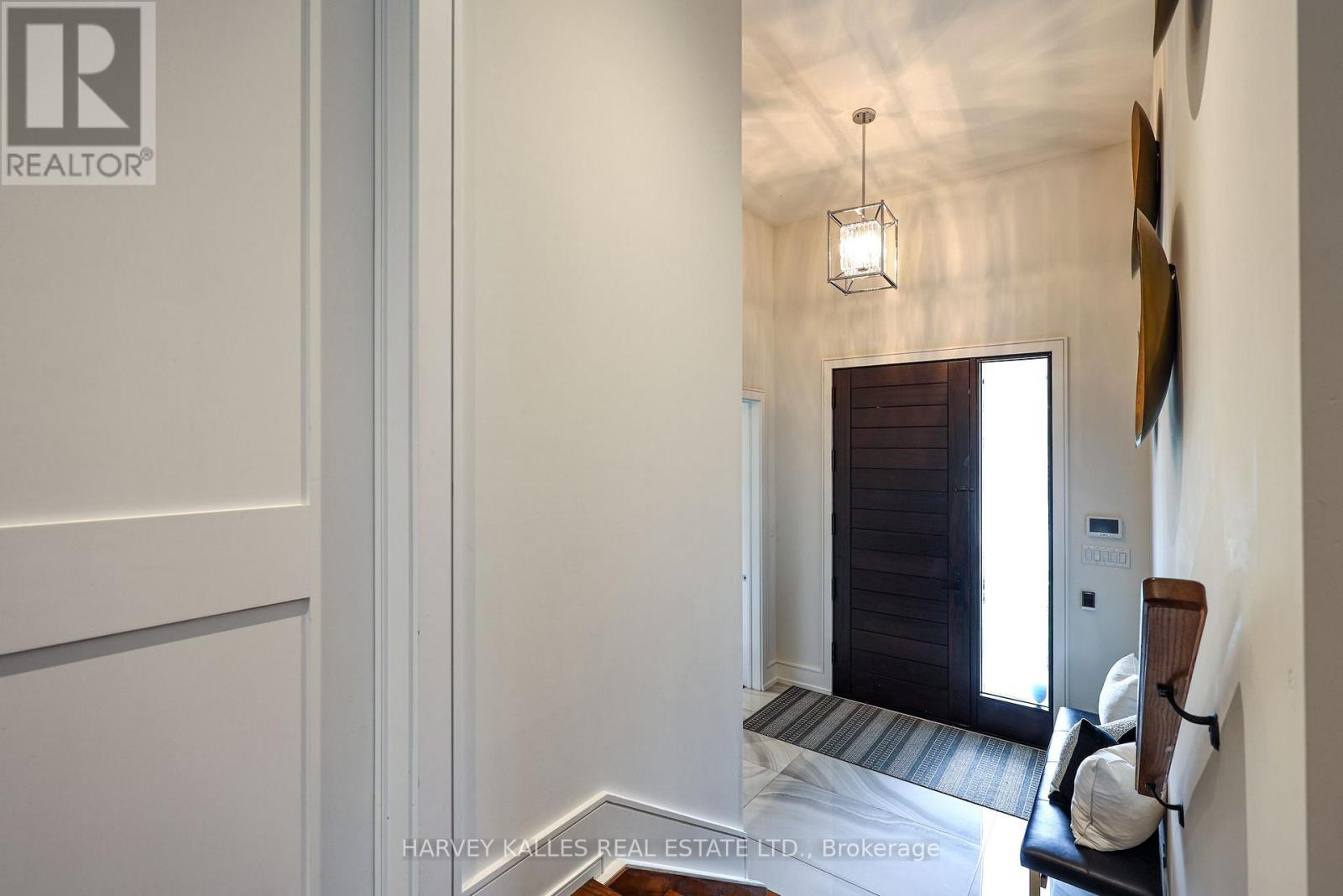67 Dunblaine Avenue, Toronto, Ontario  M5M 2S2 - Photo 3 - C13656596
