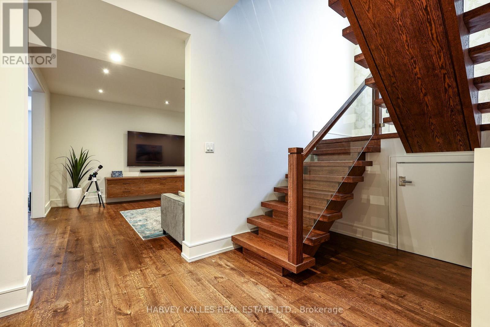 67 Dunblaine Avenue, Toronto, Ontario  M5M 2S2 - Photo 39 - C13656596