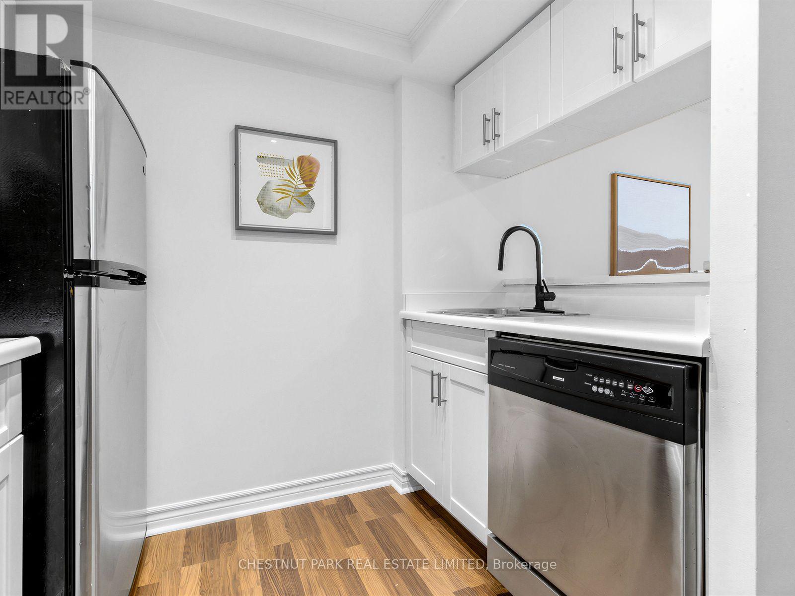 1408 - 1001 Bay Street, Toronto, Ontario  M5S 3A6 - Photo 13 - C13656656