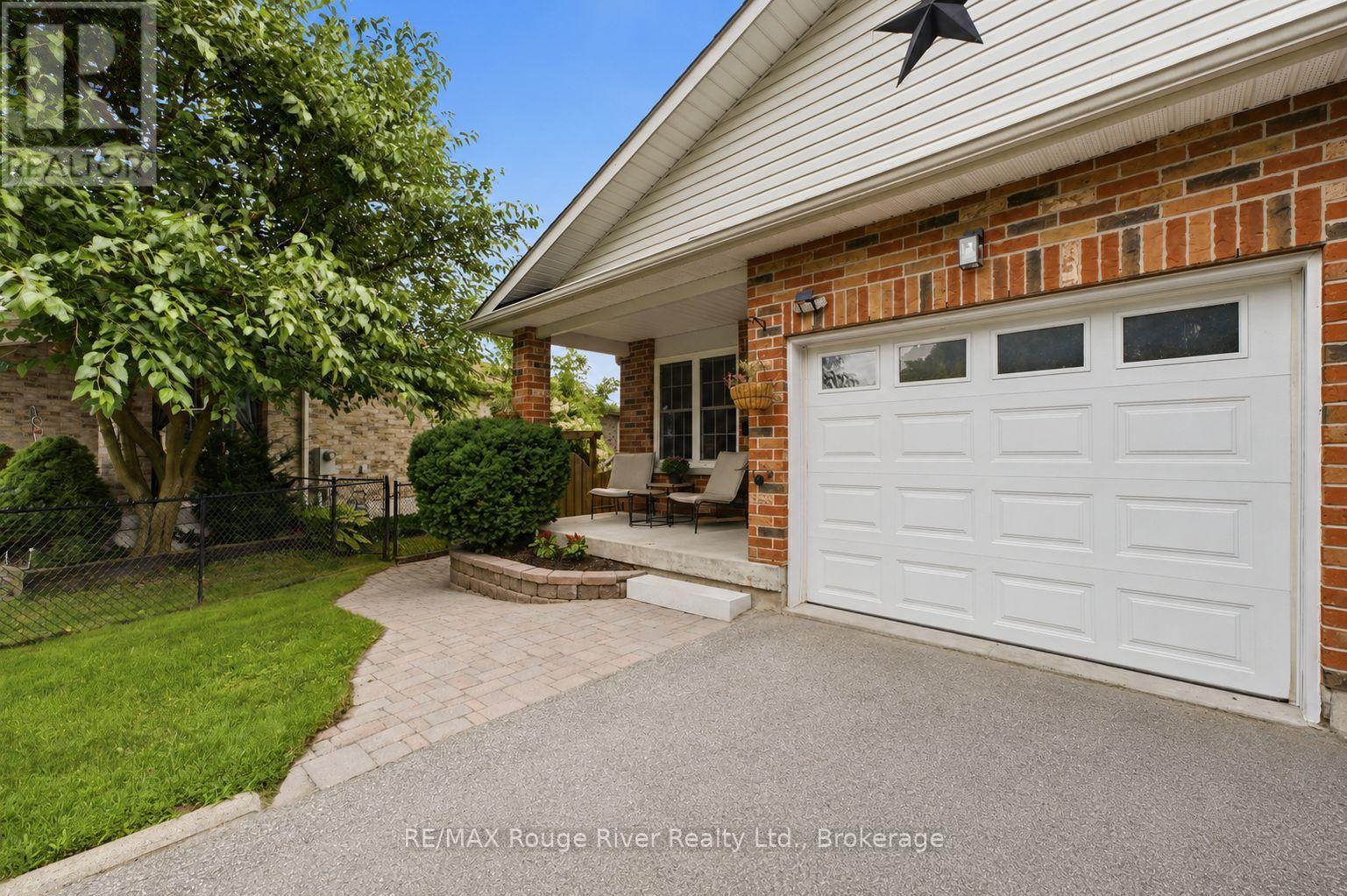 10 Talbot Drive W, Port Hope, Ontario  L1A 4L2 - Photo 2 - X13656716