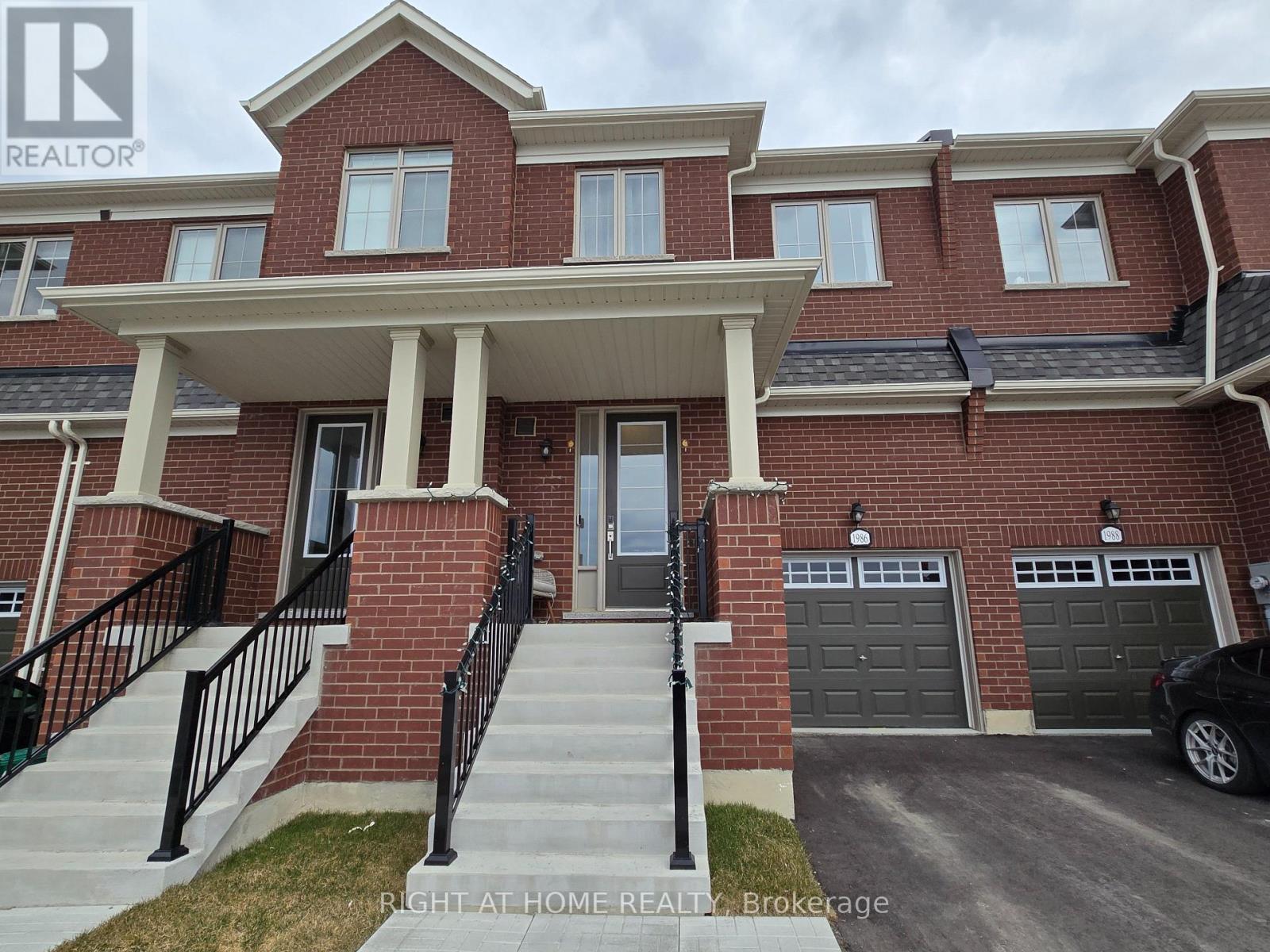 1986 LOWRY DRIVE, Oshawa, Ontario
