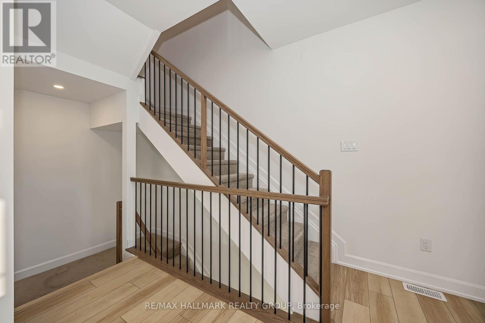422 Rolling Meadow Crescent, Ottawa, Ontario  K1W 0X6 - Photo 10 - X13656718
