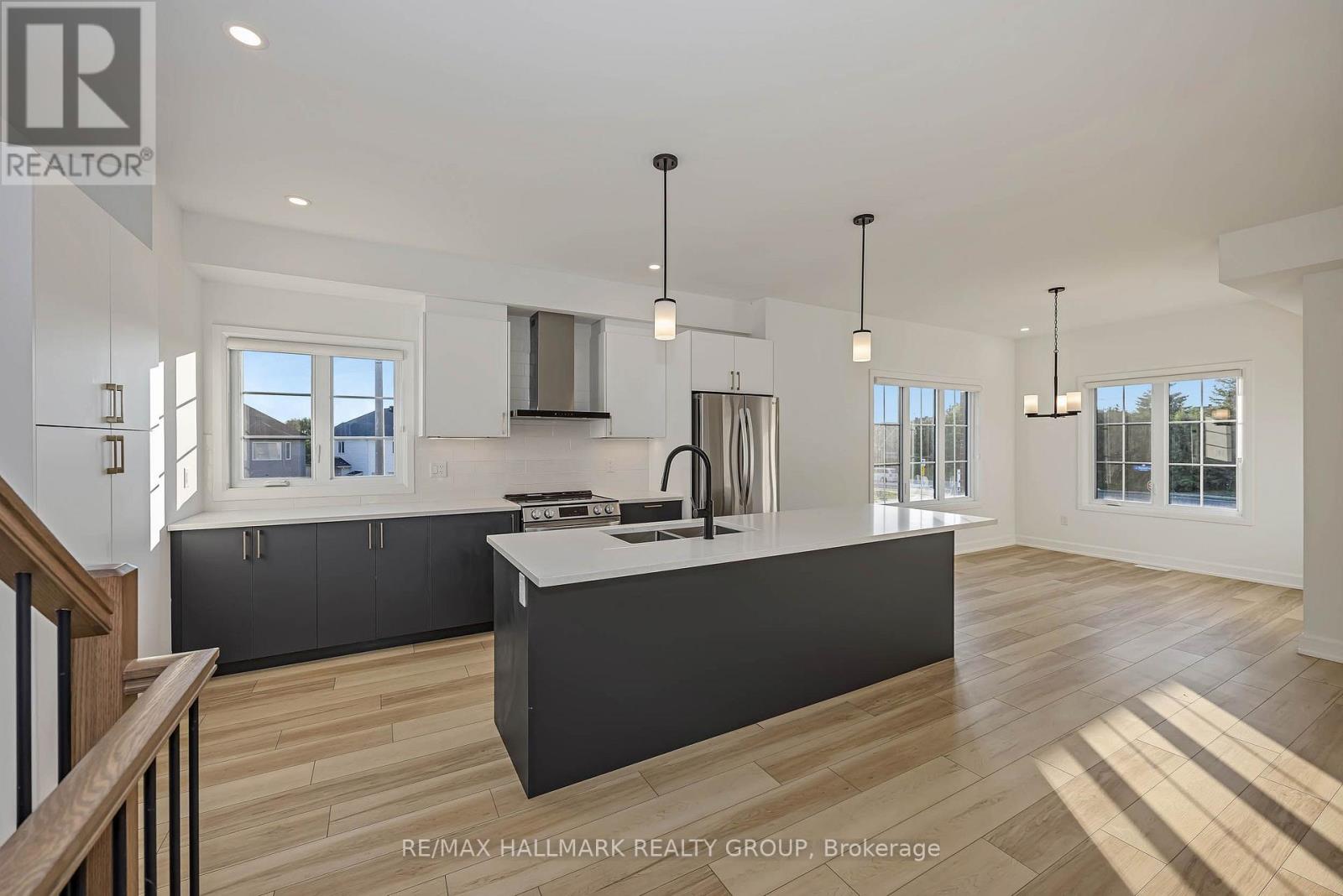 422 Rolling Meadow Crescent, Ottawa, Ontario  K1W 0X6 - Photo 11 - X13656718