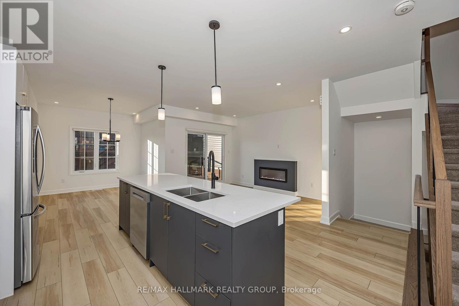 422 Rolling Meadow Crescent, Ottawa, Ontario  K1W 0X6 - Photo 15 - X13656718